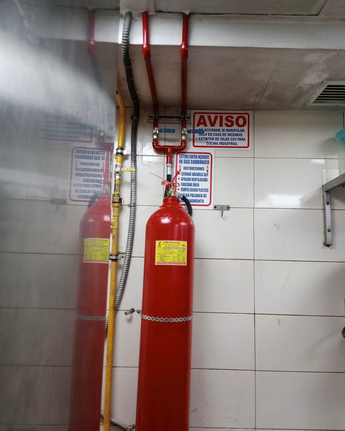 Sistema CO₂ con doble llave de paso para dos campanas
